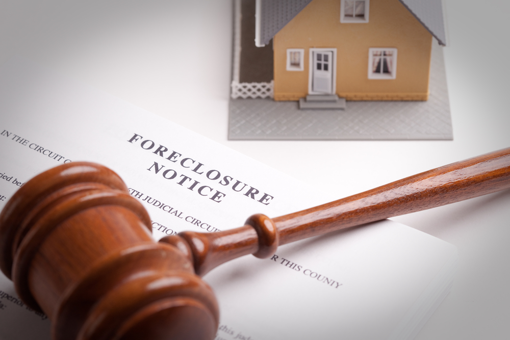 foreclosure notice with gavel